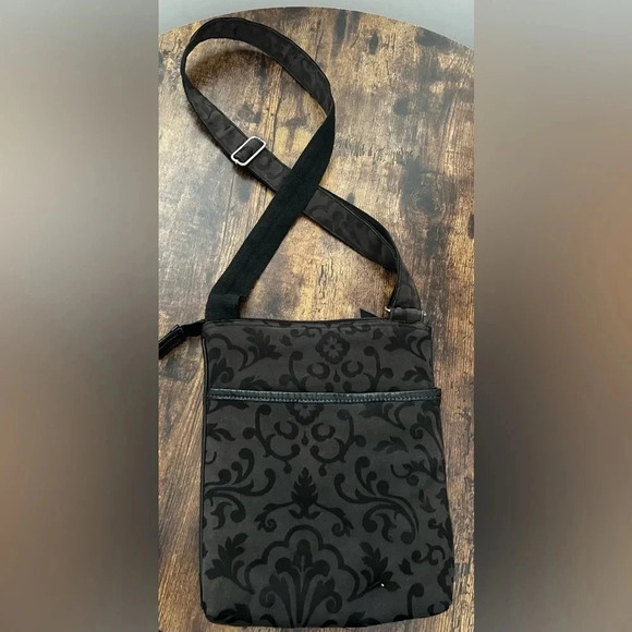 Thirty One | ladies crossbody handbag. - Picture 8 of 16